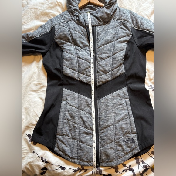 The North Face Pseudio Jacket - Picture 6 of 11